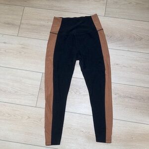 Beyond Yoga Black and Brown Leggings